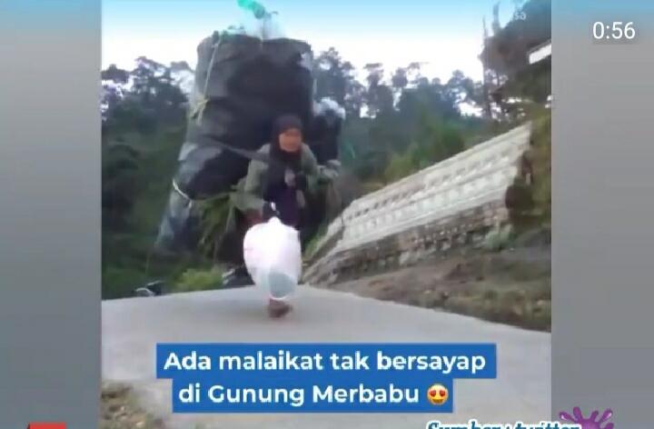 Inspiratif! Wanita Usia 63 Tahun Naik Turun Gunung Untuk Memungut Sampah di Merbabu