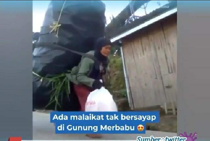 Inspiratif! Wanita Usia 63 Tahun Naik Turun Gunung Untuk Memungut Sampah di Merbabu