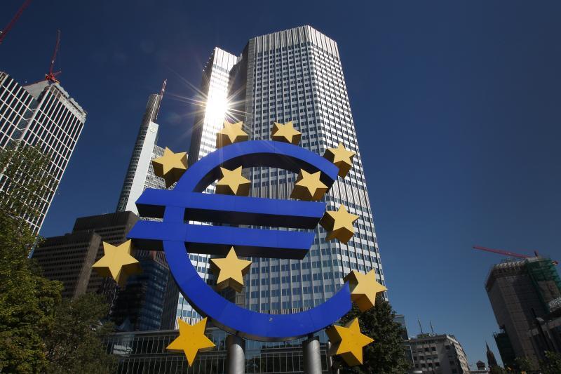 Jelang ECB, Emas Bertahan Dekat Tertinggi Satu Pekan