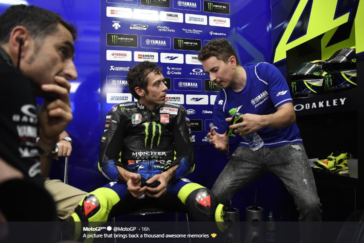 Yamaha Bikin Lorenzo Makan Gaji Buta,Valentino Rossi Bingung
