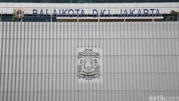 Anies: Kantor Pemerintah-Swasta Non-esensial Maksimal Kapasitas 25%