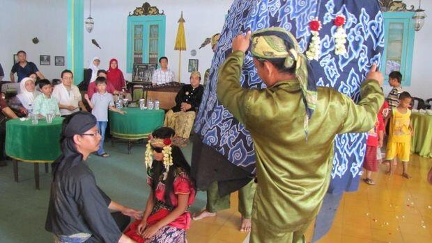 &#91;COC Reg. Cirebon&#93; Sintren, Tarian Beraroma Mistis Namun Sarat Makna