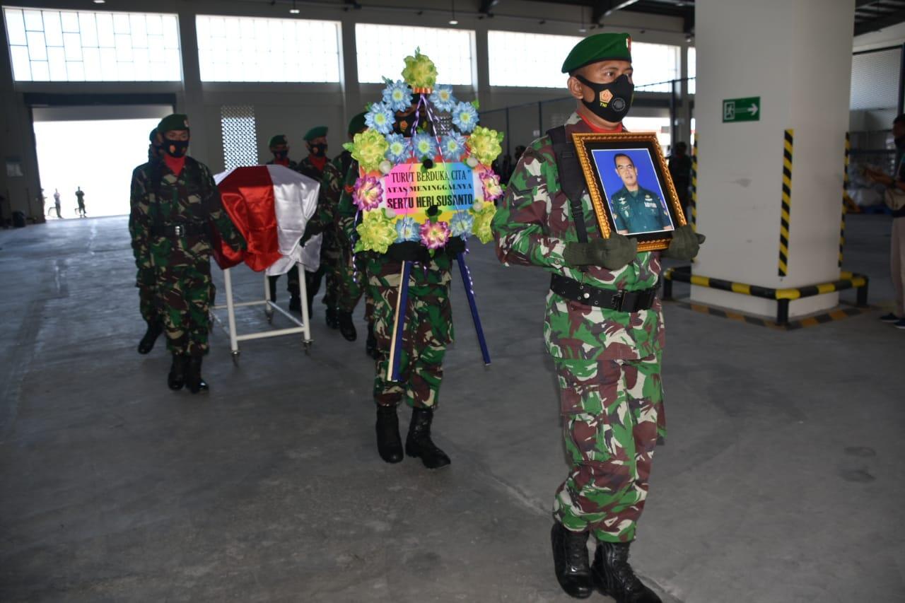 Jenazah Prajurit Yang Tewas di Papua Tiba di Bandara Yogyakarta