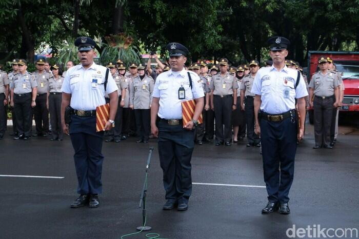 Ini Gambar Seragam Satpam Baru, Warnanya Cokelat Mirip Polisi