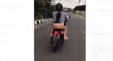 Cewek Naik Motor Pamer Celana Dalam, Sungguh Hal Yang Mengecrotkan