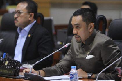 Gedung Kejagung Dibakar Orang, Sahroni Curiga Terkait Kasus Besar