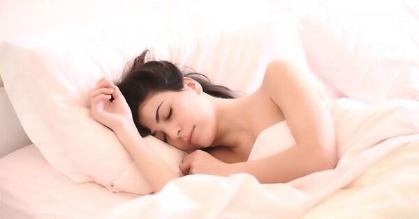 4 Manfaat Melepas Celana Dalam Ketika Tidur, Nomor 2 Bagus Buat Agan Nih!
