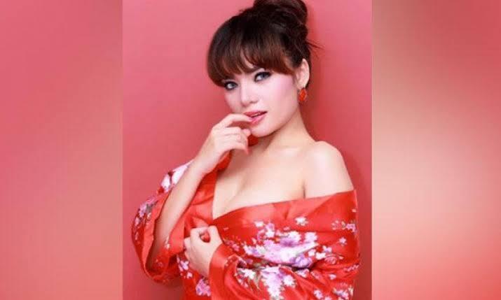 Dagang Celana Dalam Bekas Dinar Candy Laris Manis Gan, Laku 50 Juta