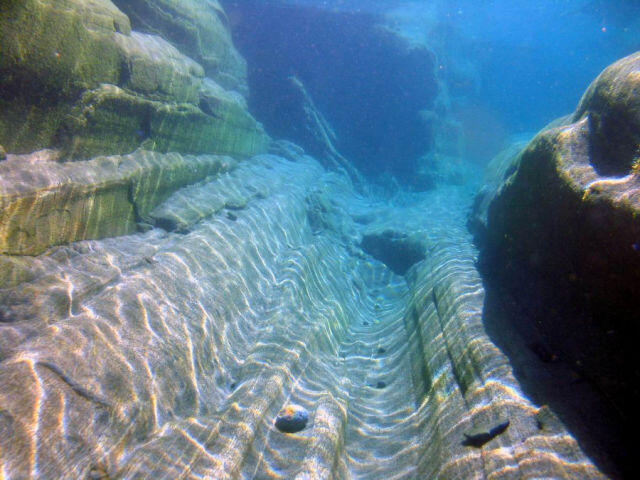 Foto Indahnya Verzasca Sungai Kristal Di Swiss