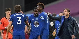 Kalah 0-2 akibat Bek dan kiper Chelsea terlalu pecicilan, tidak sadar siapa Liverpool