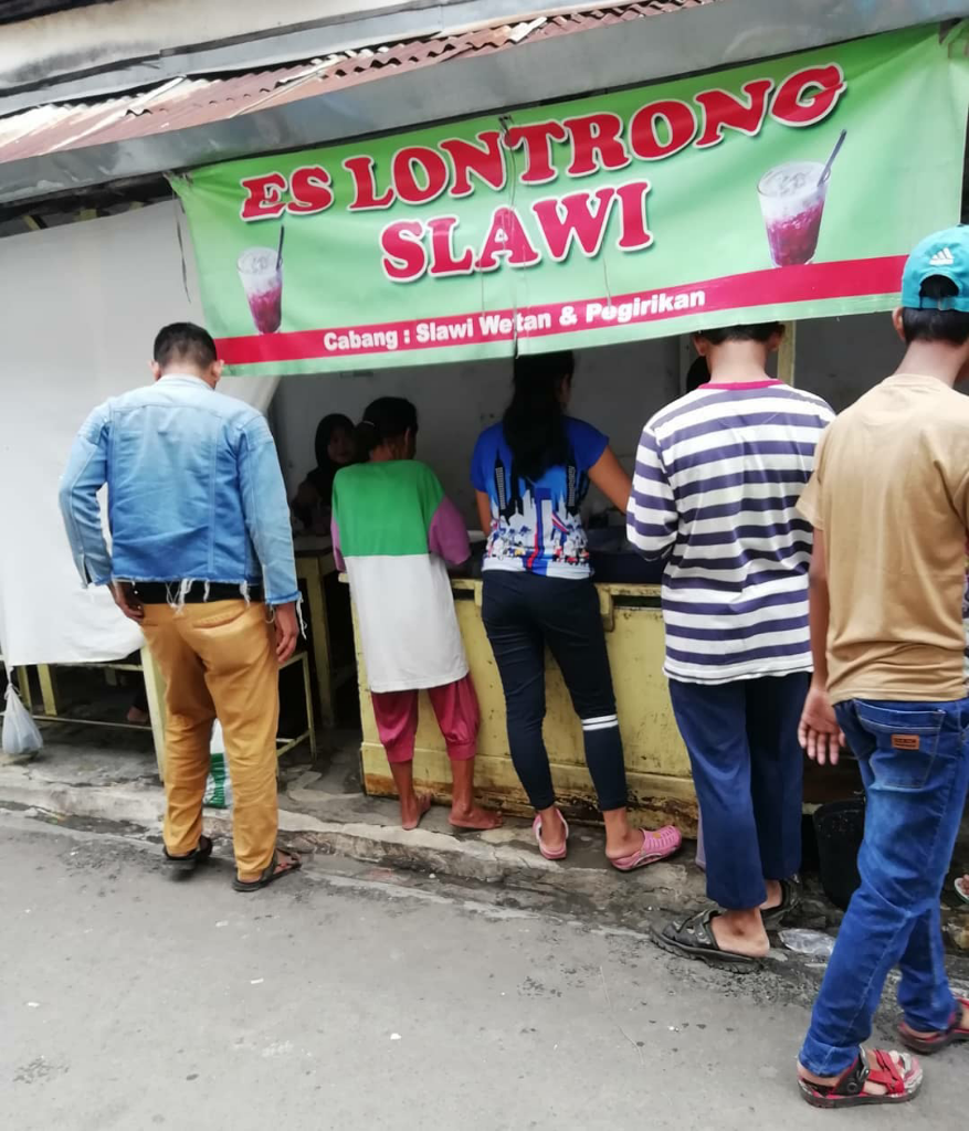 &#91;COC.Reg.Tegal&#93; Es Lontrong, Si Legendaris Asal Tegal Yang Menyegarkan!