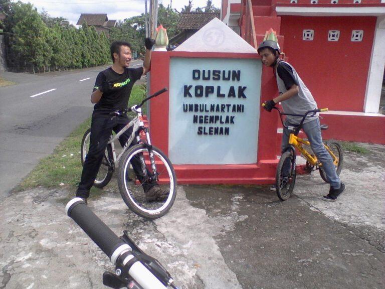 10 Nama Desa Paling Lucu DI INDONESIA. NYENTRIK ABIS!!!