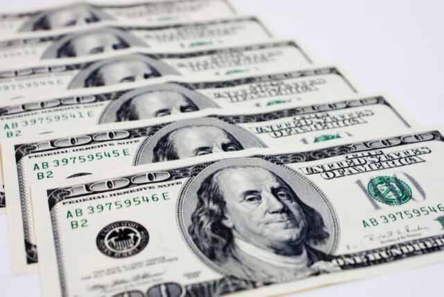 Dolar Unggul Dalam Pelarian Ke "Safe Haven"