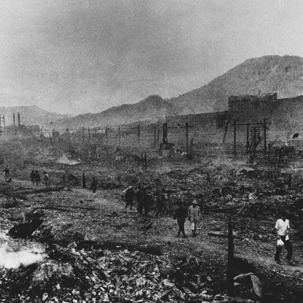 Gambar Bom Atom 2 Kota Hiroshima dan Nagasaki 