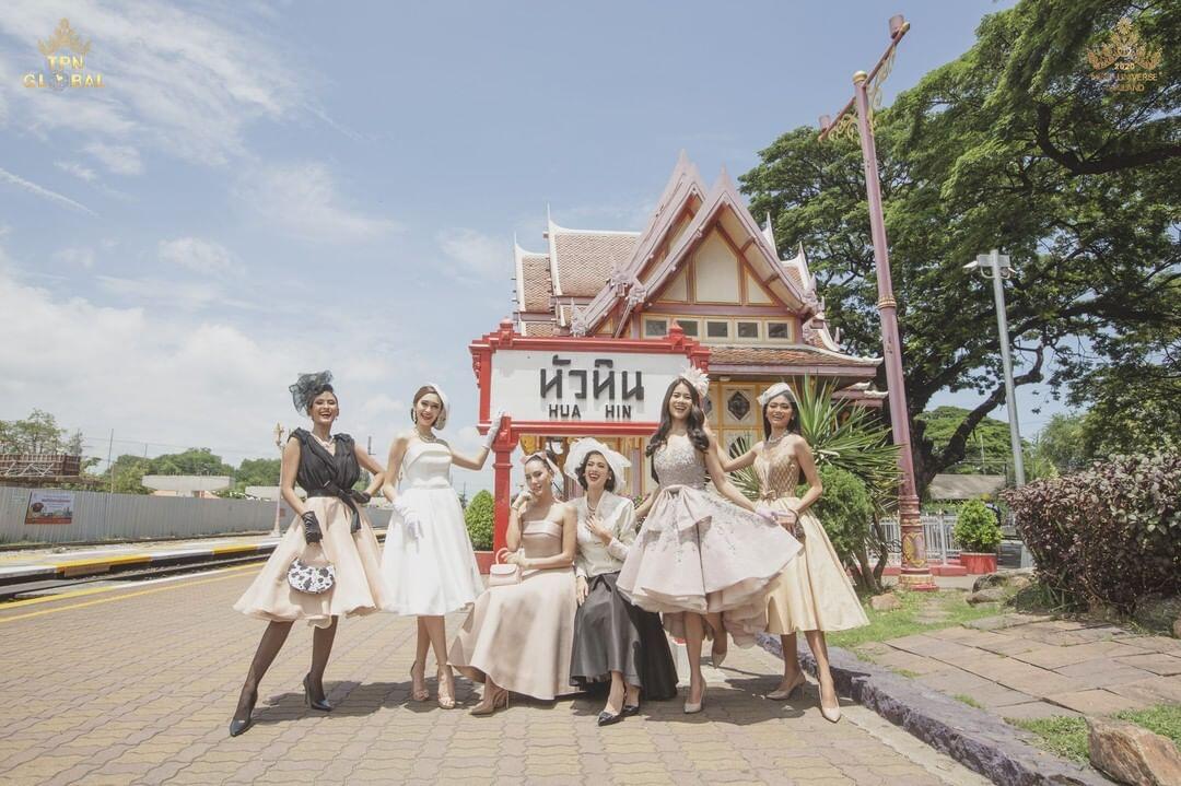 Unik, Peserta Miss Universe Thailand Tampil Cantik Dengan Gaun Tempoe Dulu