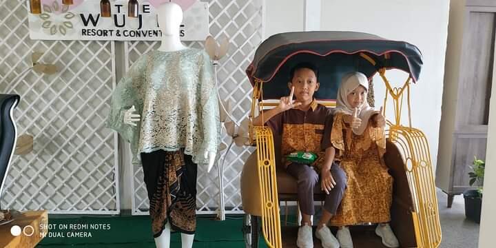 Cute Abis! Gamis Batik si Kecil Makin Hits