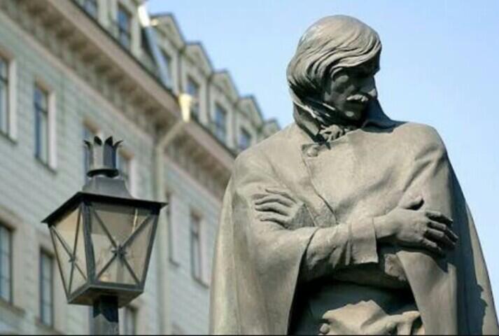 Mengingat The Overcoat, Mengenang Nikolai Gogol