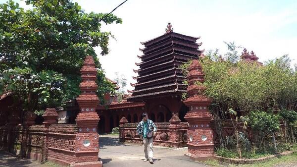 &#91;Coc. Reg. Cirebon&#93; Uniknya Masjid di Kota Udang