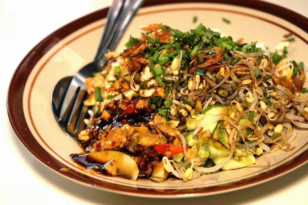 &#91;COC Reg. Cirebon&#93; Nasi Lengko, Makanan Khas Cirebon yang Patut Untuk Dicoba