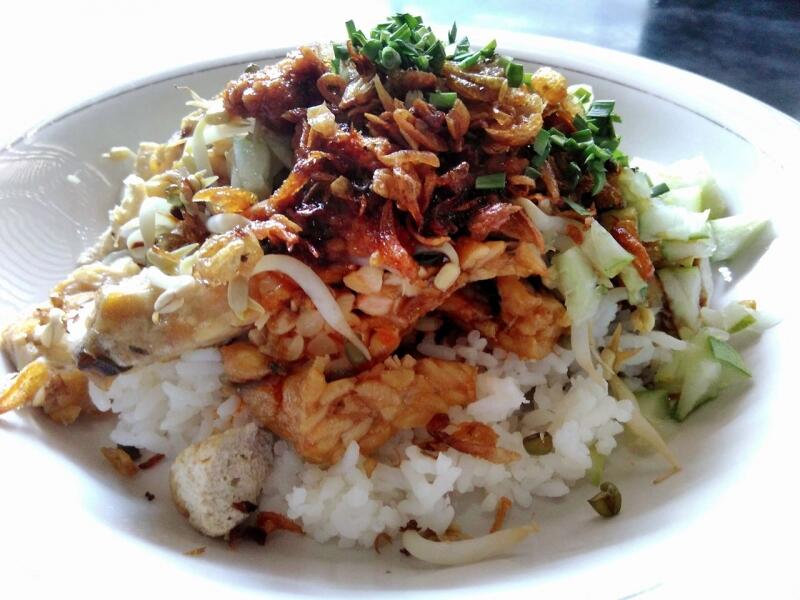 &#91;COC Reg. Cirebon&#93; Nasi Lengko, Makanan Khas Cirebon yang Patut Untuk Dicoba