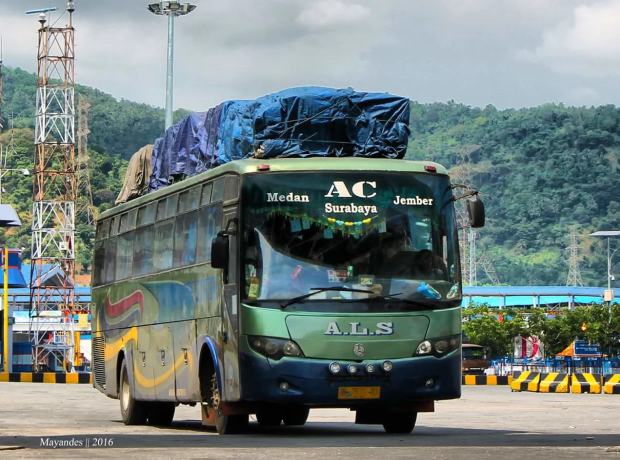 'Si Kuler Jahat', Bus Buatan Mercedes Benz yang Tangguh Dan Gak Suka Rewel