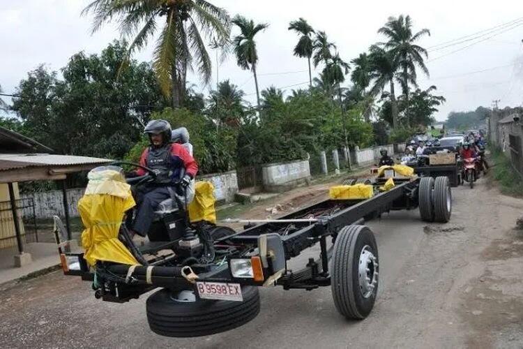 'Si Kuler Jahat', Bus Buatan Mercedes Benz yang Tangguh Dan Gak Suka Rewel