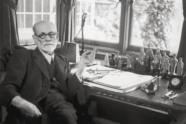 Kisah (sadis) Sang Psikoanalis: Sigmund Freud