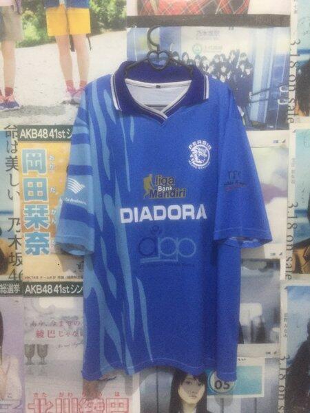 Yuk Flashback Jersey Kandang Persib Periode 2000-2004!