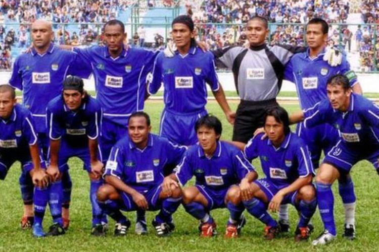 Yuk Flashback Jersey Kandang Persib Periode 2000-2004!