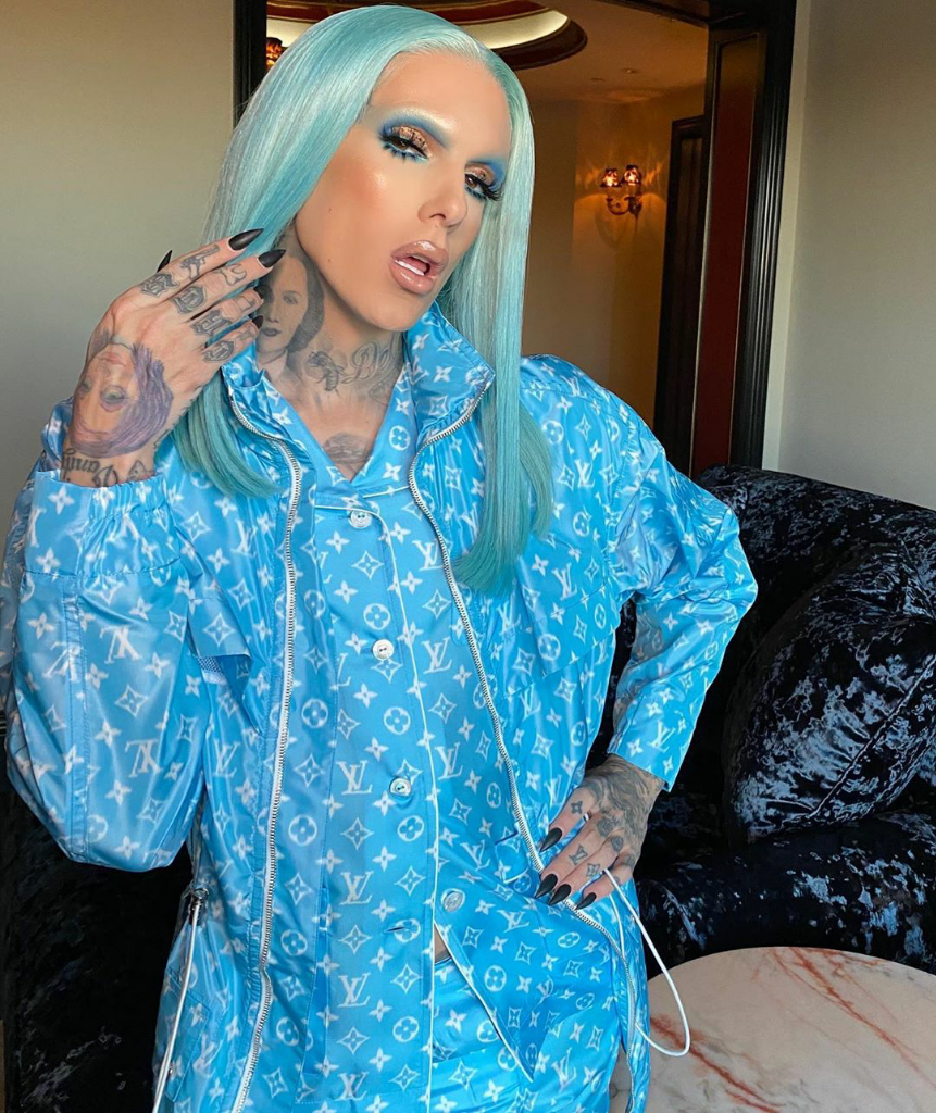 Yuk Intip Barang Branded Jeffree Star, Youtuber Pria Yang Bernampilan Wanita. 