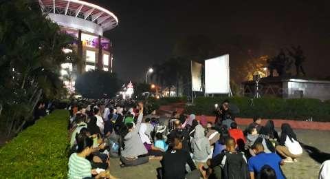 Dilarang Nobar, PA 212 Tetap Ajak Warga Tonton Film G30S/PKI Tapi dari HP