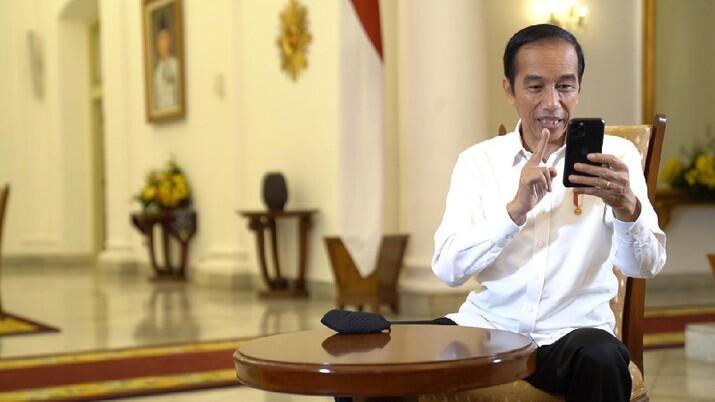 Pedagang Curhat Omzet Ambles, Jokowi: Semua Harus Disyukuri