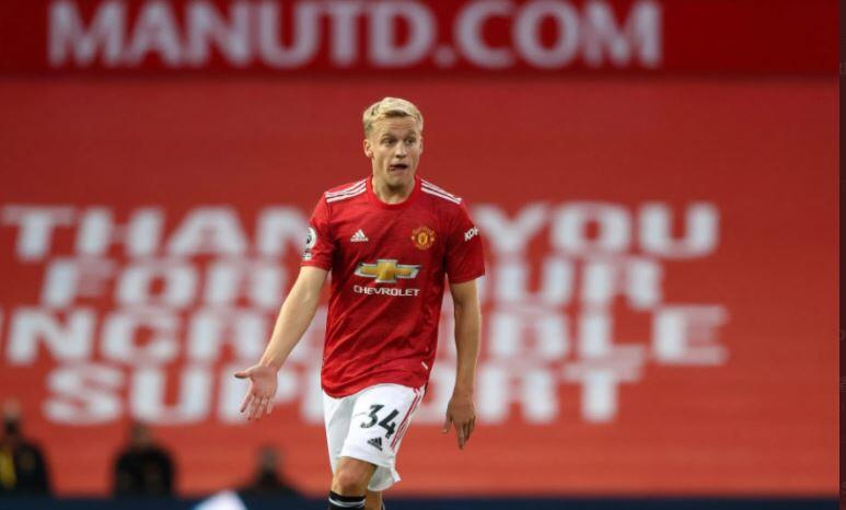 Daripada Cuma Jadi Cadangan di MU, Van de Beek Lebih Baik Tak Main