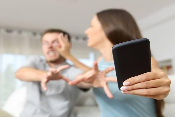 Memata-Matai Pacar Atau Pasangan Lewat Applikasi Android, Kamu Mau Coba?