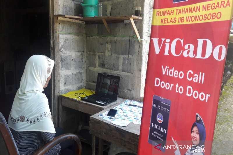 Narapidana Difasilitasi &quot;video call&quot; Dengan Keluarga