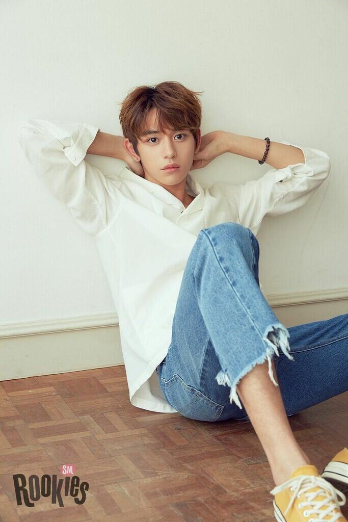 Kepergok Bawa Sebungkus Rokok, Lucas NCT Bikin Heboh, Reaksi NCTzen Tak Diduga