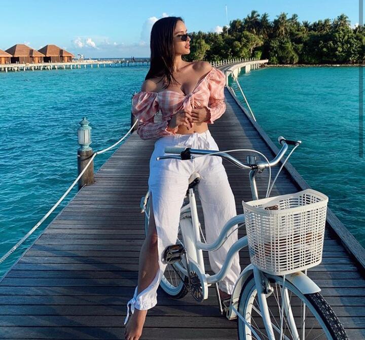 Bikin ngiler, Pacar Neymar Natalia Barulich umbar foto seksi di Instagramnya
