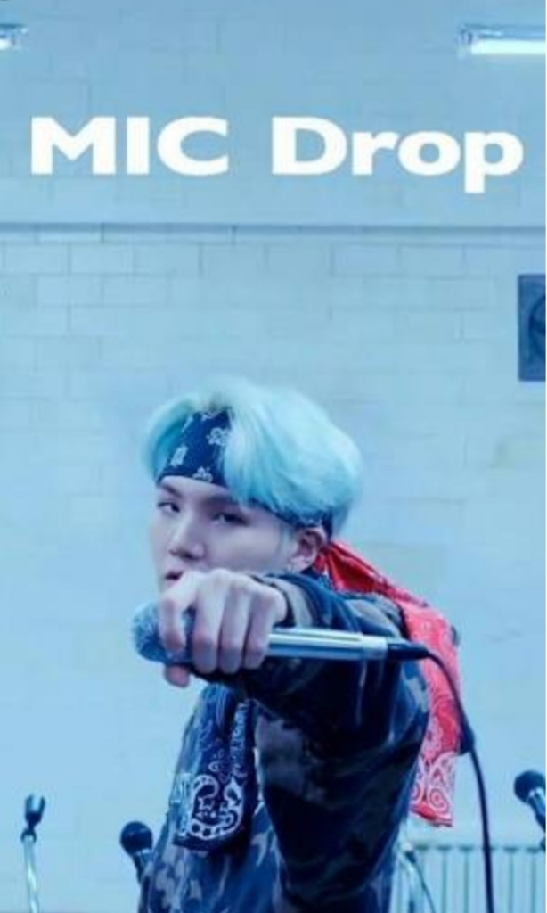 Alasan Dibalik Suga 'BTS' Membuang Mikrofon Saat Usai Menyanyikan Lagu MIC Drop