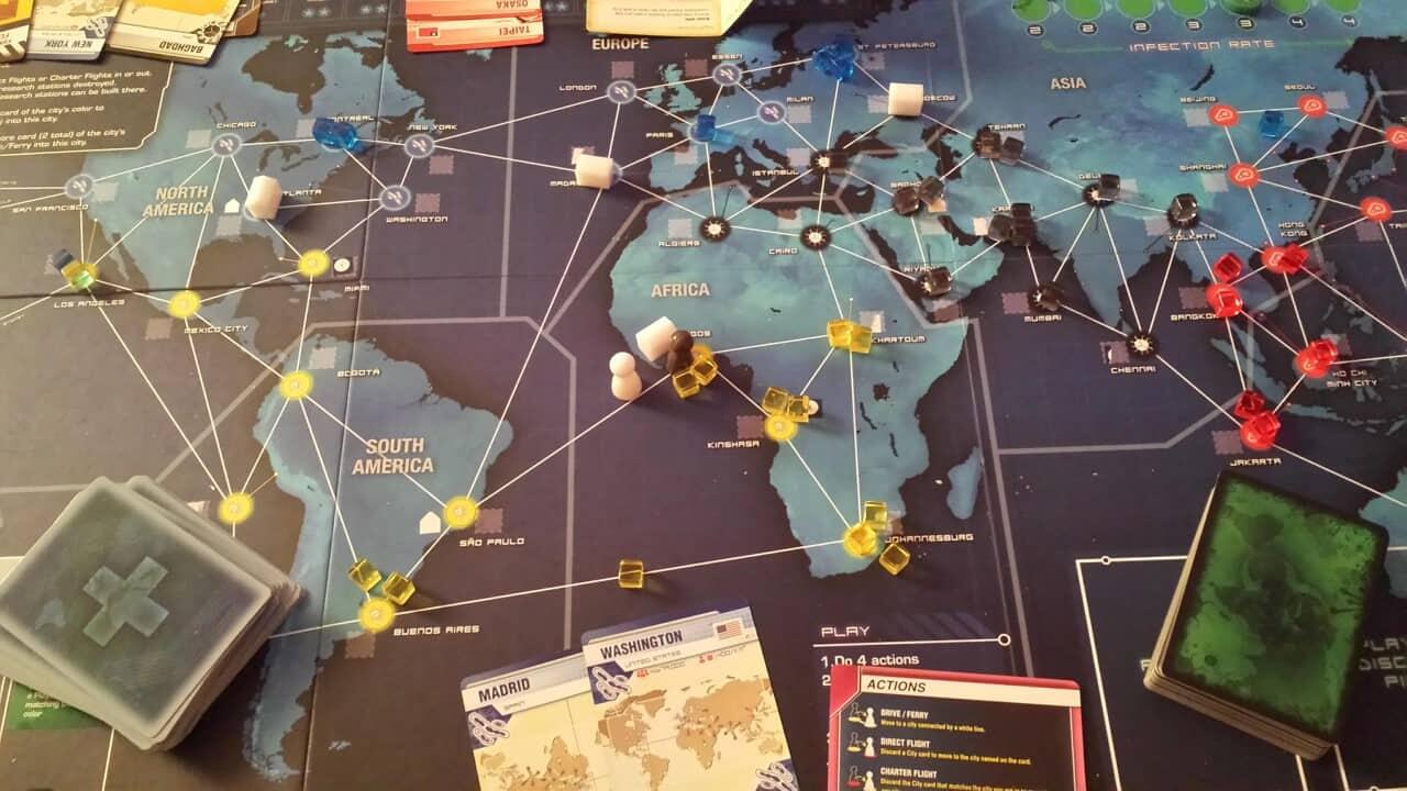 &#91;COC BOARDGAME&#93; Pandemic! Game Pembasmi Virus! Apakah Corona Bisa Dibasmi?