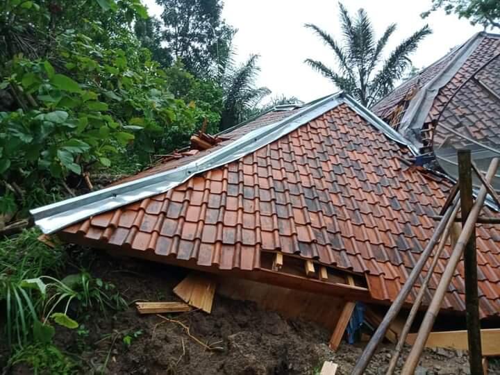 Cianjur Selatan Berduka: Kecamatan Agrabinta dan Leles Diterjang Banjir Plus Longsor