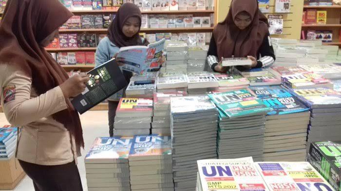 5 Alasan Orang Indonesia Malas Membaca dan Minim Literasi, Miris Gan