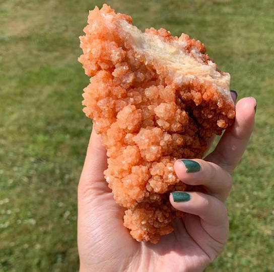 Viral Karena Mirip Sepotong 'AYAM KFC', Ternyata Bongkahan Kristal Yang Unik !