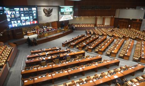 DPR: RUU Cipta Kerja tak Hilangkan Cuti Haid dan Hamil