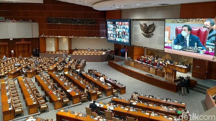 Tok! Omnibus Law Cipta Kerja Resmi Disahkan di Paripurna DPR
