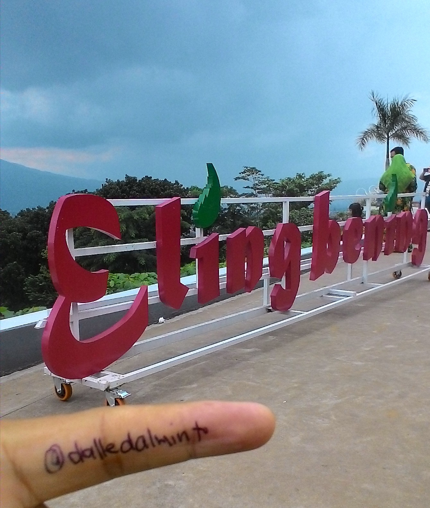 &#91;COCRegSemarang&#93; Mereview Keindahan Eling Bening Melihat Rawa Pening Dari Atas Tebing