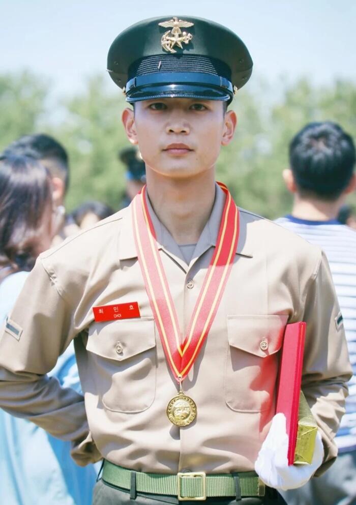 Jalani Wajib Militer, Minho SHINee Bagikan Surat Menyentuh untuk Para Fans