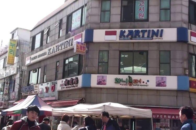 WAJIB DKUNJUNGI! Inilah 6 Kampung Indonesia yang Ada di Negara Asing.