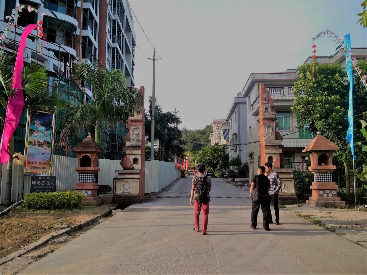 WAJIB DKUNJUNGI! Inilah 6 Kampung Indonesia yang Ada di Negara Asing.