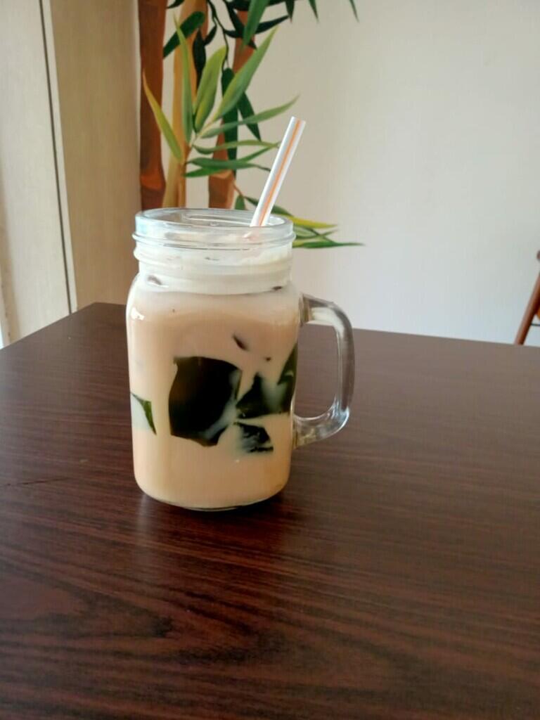Manis Seger Es Bucin Bikin Nagih