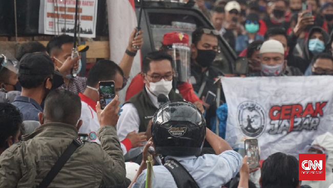 Di Depan Buruh, RK Minta Jokowi Terbitkan Perppu Omnibus Law